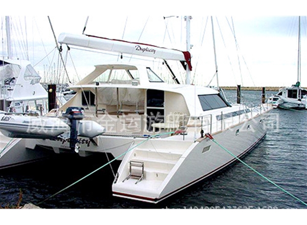 JY650 catamaran